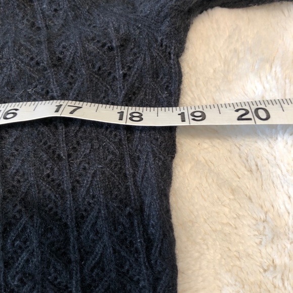 Women’s Express Pointelle Angora Sweater Medium - Picture 11 of 11